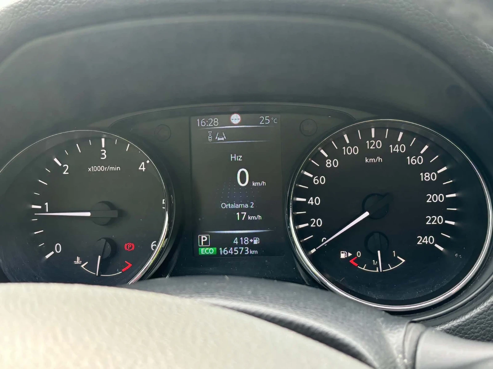 Nissan Qashqai 1.6, снимка 8 - Автомобили и джипове - 54824958