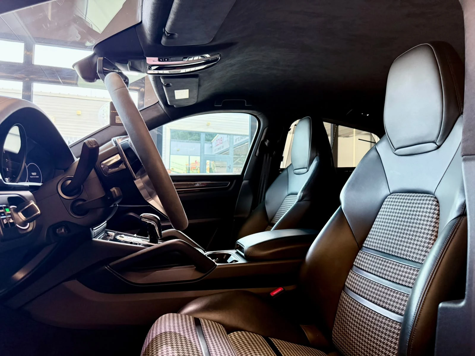 Porsche Cayenne COUPE* Sport* Design* Package* HU* Carbon* ЛИЗИНГ , снимка 8 - Автомобили и джипове - 55130377