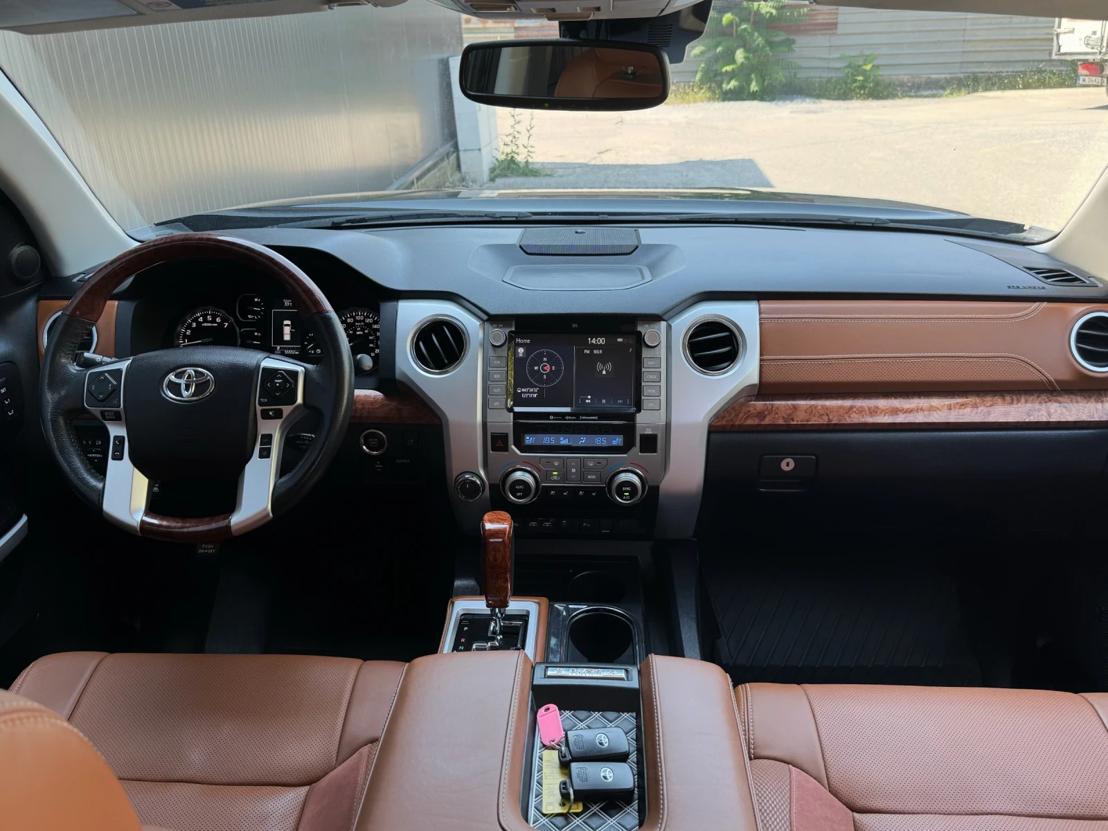 Toyota Tundra 5.7i Platinum, снимка 11 - Автомобили и джипове - 55149437