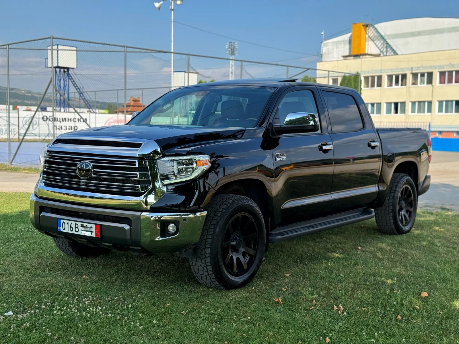 Toyota Tundra 5.7i Platinum, снимка 3 - Автомобили и джипове - 55149437