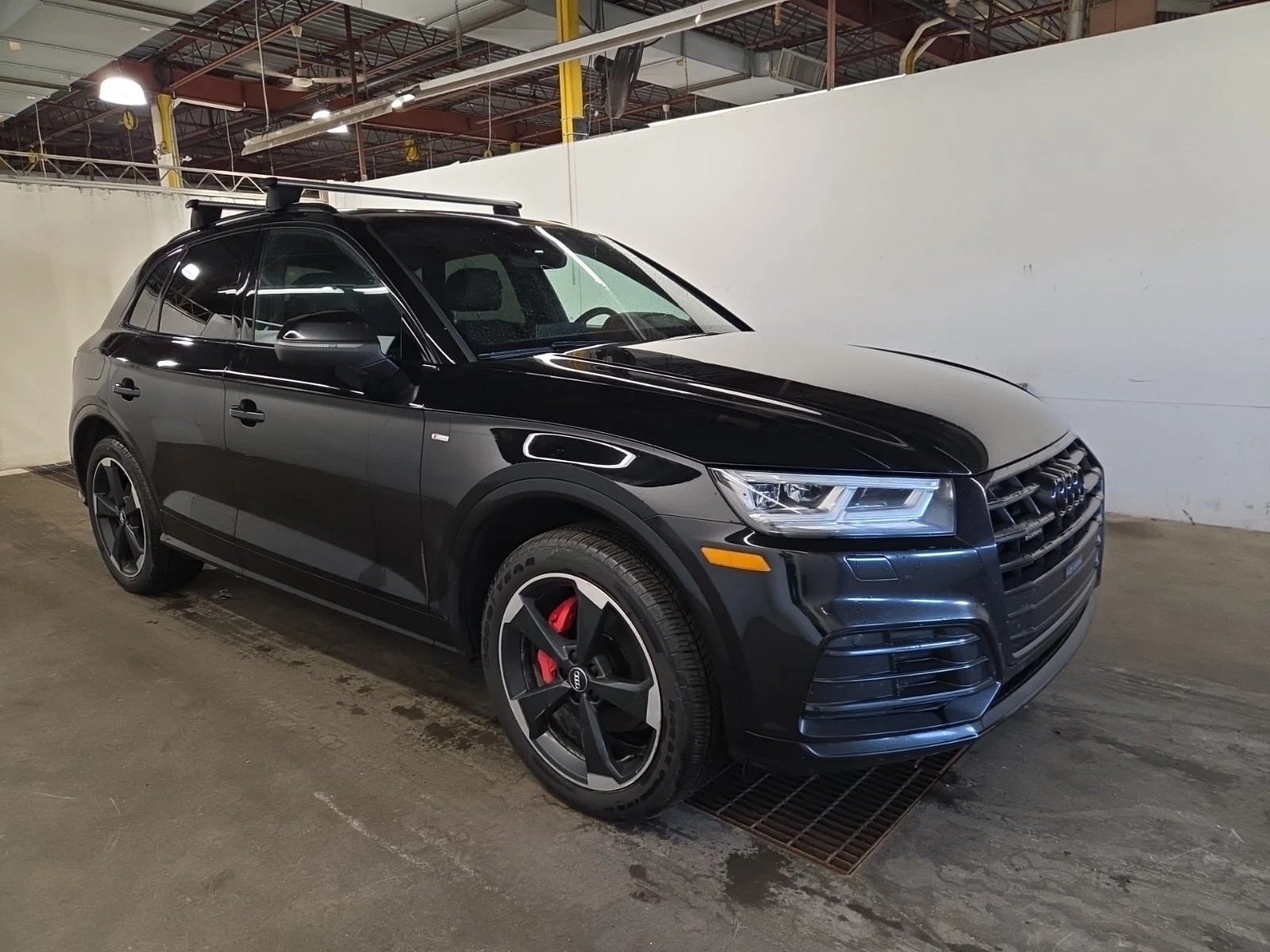 Audi Q5 PROGRESSIV / BLACK OPTIC / CARFAX, снимка 2 - Автомобили и джипове - 55831818