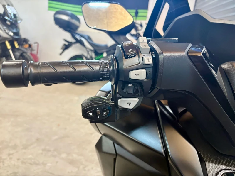 Honda Forza 350i ABS TCS LED, снимка 14 - Мотоциклети и мототехника - 51141304