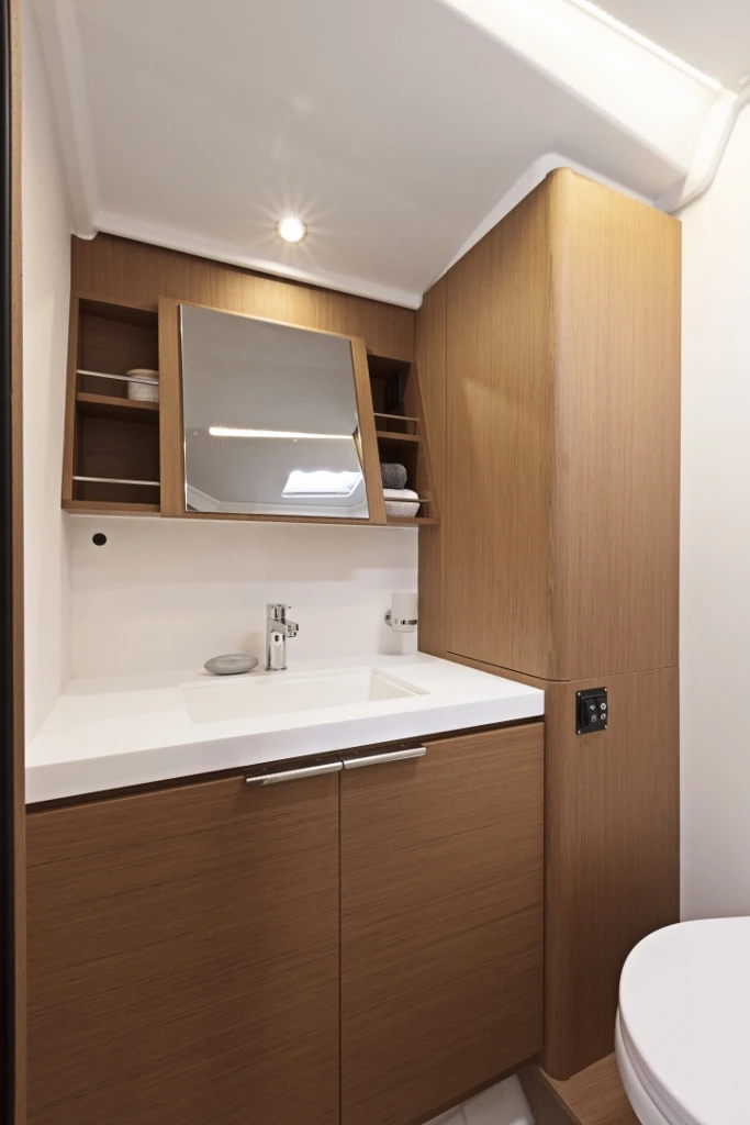 Ветроходна лодка Beneteau First 53 - изображение 8