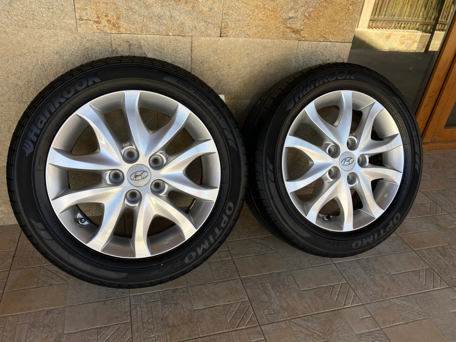 Гуми с джанти Hankook 205/55R16, снимка 4 - Гуми и джанти - 55990587