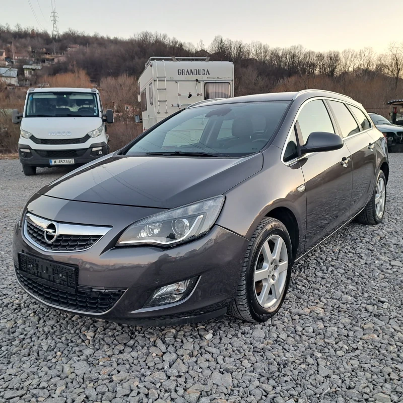 Opel Astra 1.7 CDTI, снимка 1 - Автомобили и джипове - 49354783