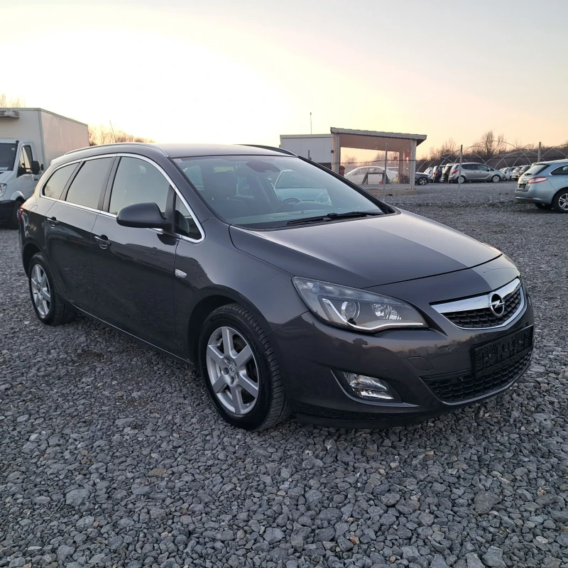 Opel Astra 1.7 CDTI, снимка 2 - Автомобили и джипове - 49354783