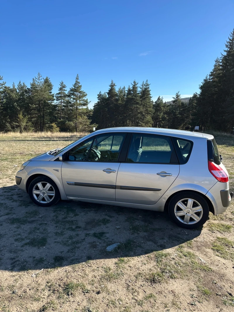 Renault Scenic, снимка 6 - Автомобили и джипове - 49515145