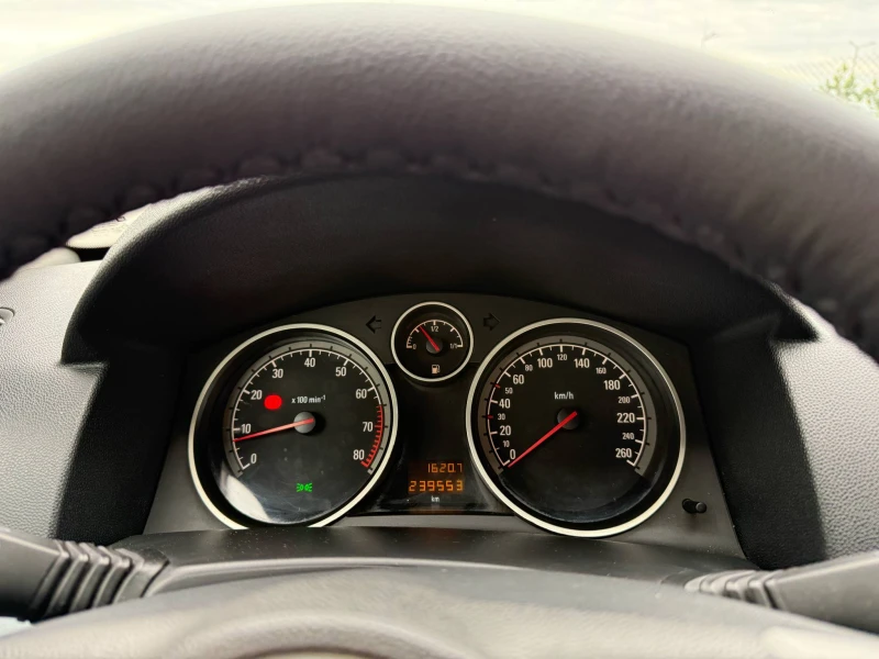 Opel Astra, снимка 6 - Автомобили и джипове - 52795684