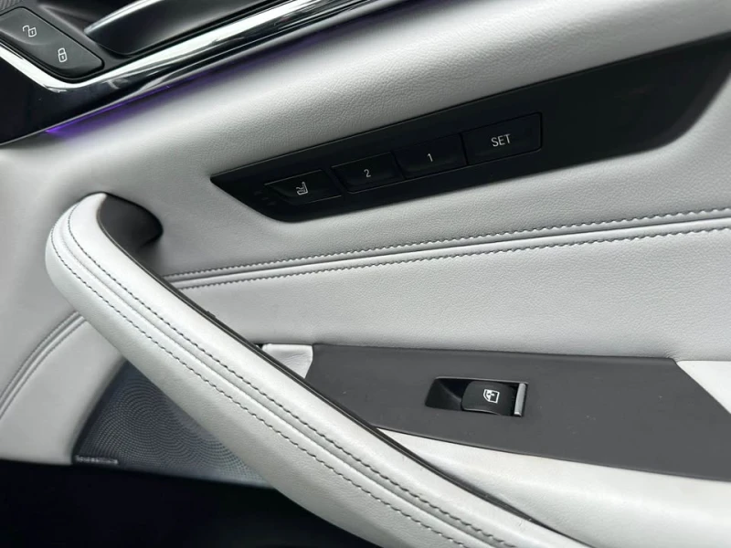 BMW M5 CARFAX* АВТОФИНАНСИРАНЕ* БЕЗ ПЪРВОНАЧАЛНА ВНОСКА* , снимка 8 - Автомобили и джипове - 52863013