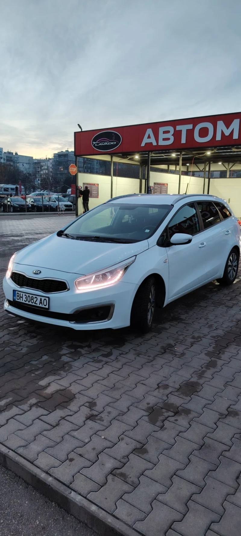 Kia Ceed, снимка 6 - Автомобили и джипове - 53123073