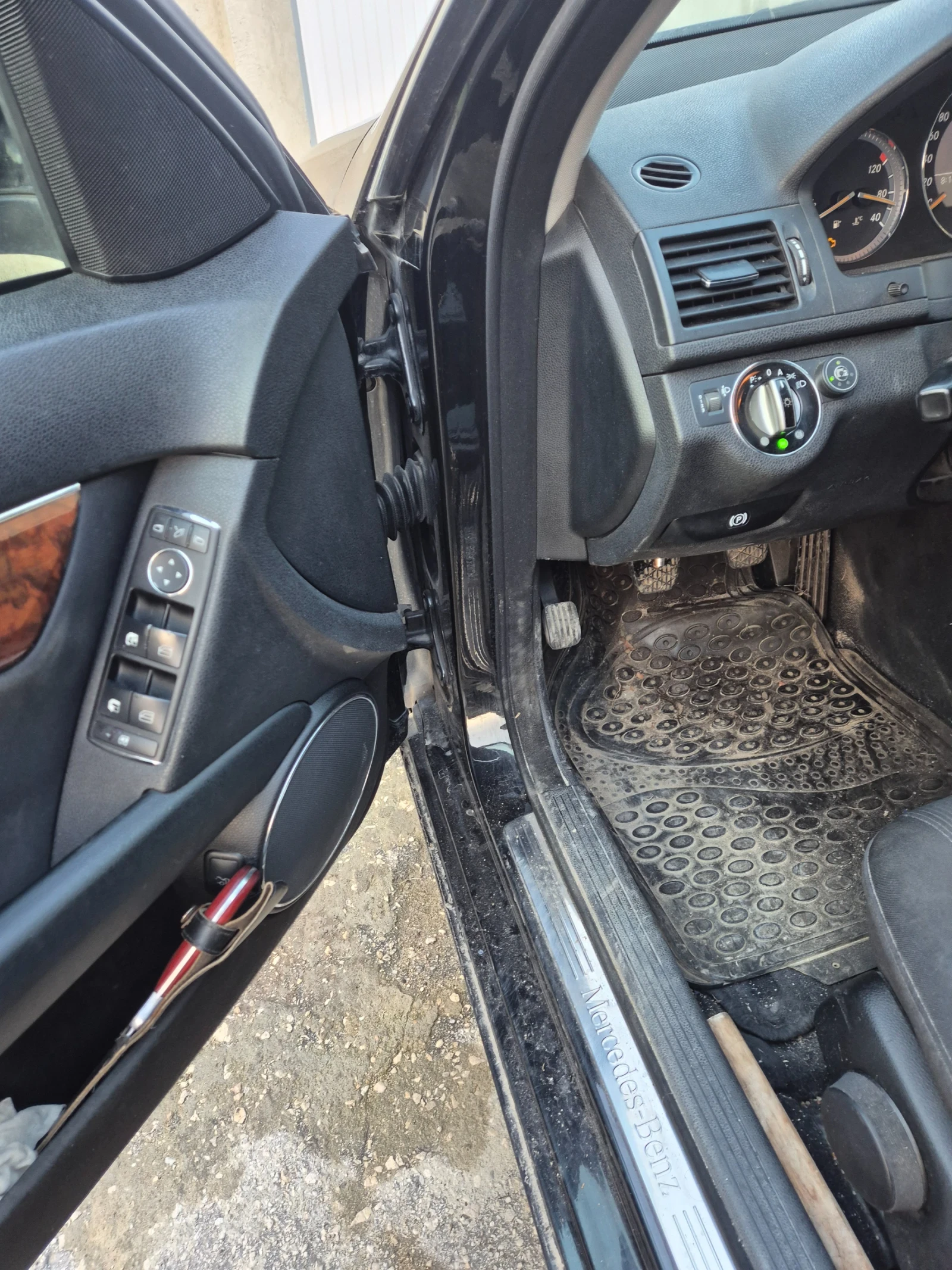 Mercedes-Benz C 180  | Mobile.bg   15