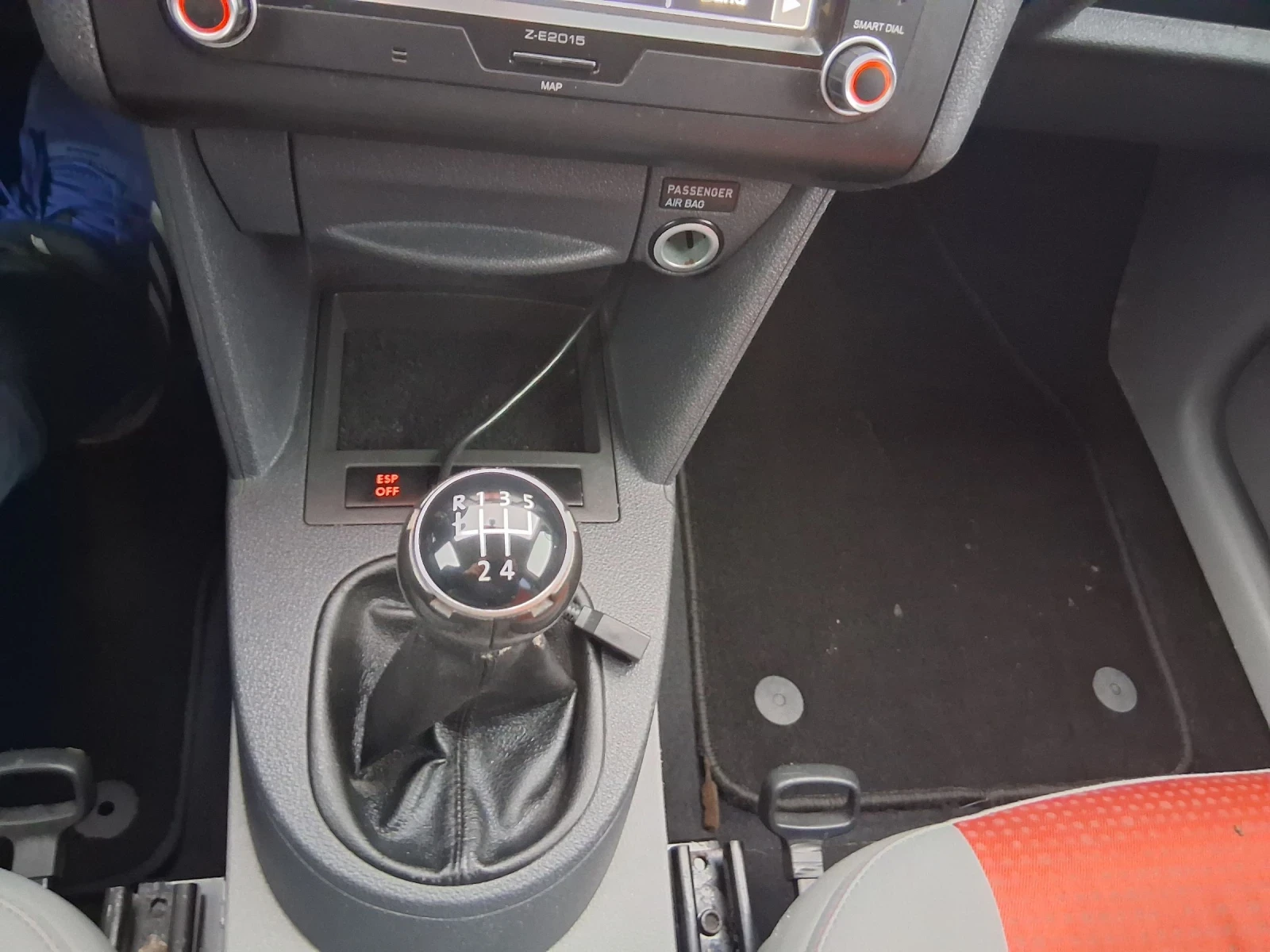 VW Caddy 1.9 TDI 105 кс.5 места  - изображение 9