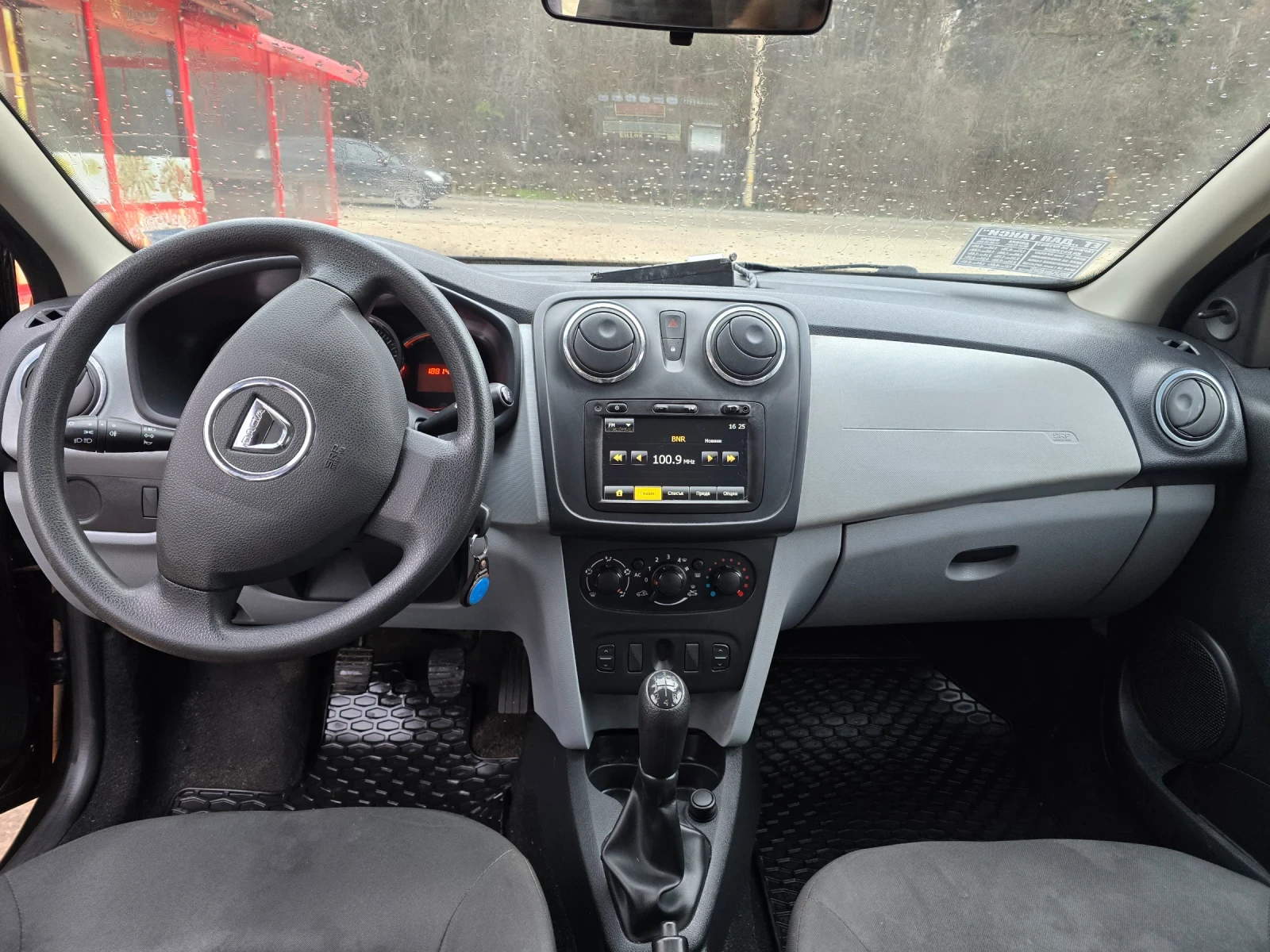 Dacia Sandero  - изображение 7