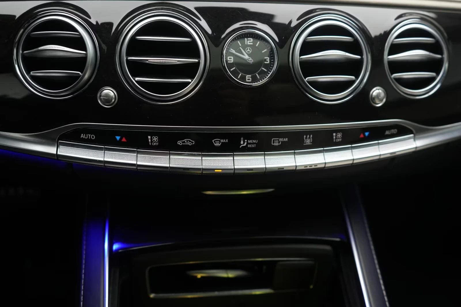 Mercedes-Benz S 350 d/AMG/286HP/L/MASSAGE/360/BURM/PANO/MEMO/HUD/902g, снимка 9 - Автомобили и джипове - 53818094