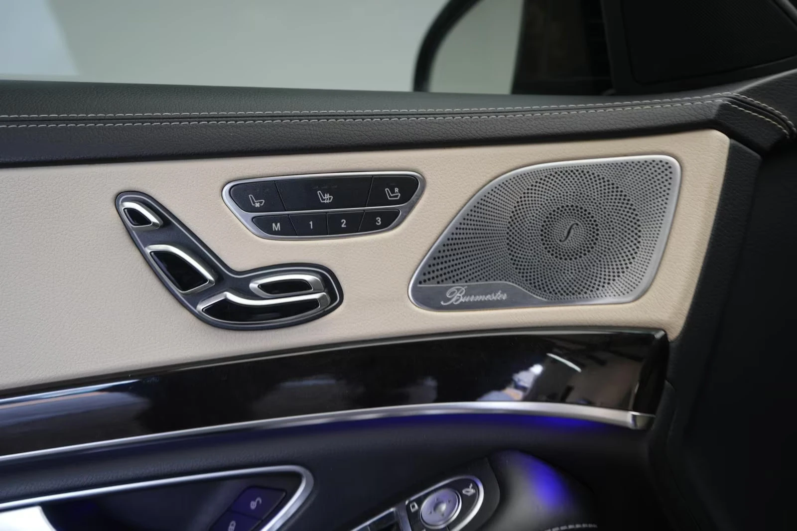 Mercedes-Benz S 350 d/AMG/286HP/L/MASSAGE/360/BURM/PANO/MEMO/HUD/902g, снимка 11 - Автомобили и джипове - 53818094