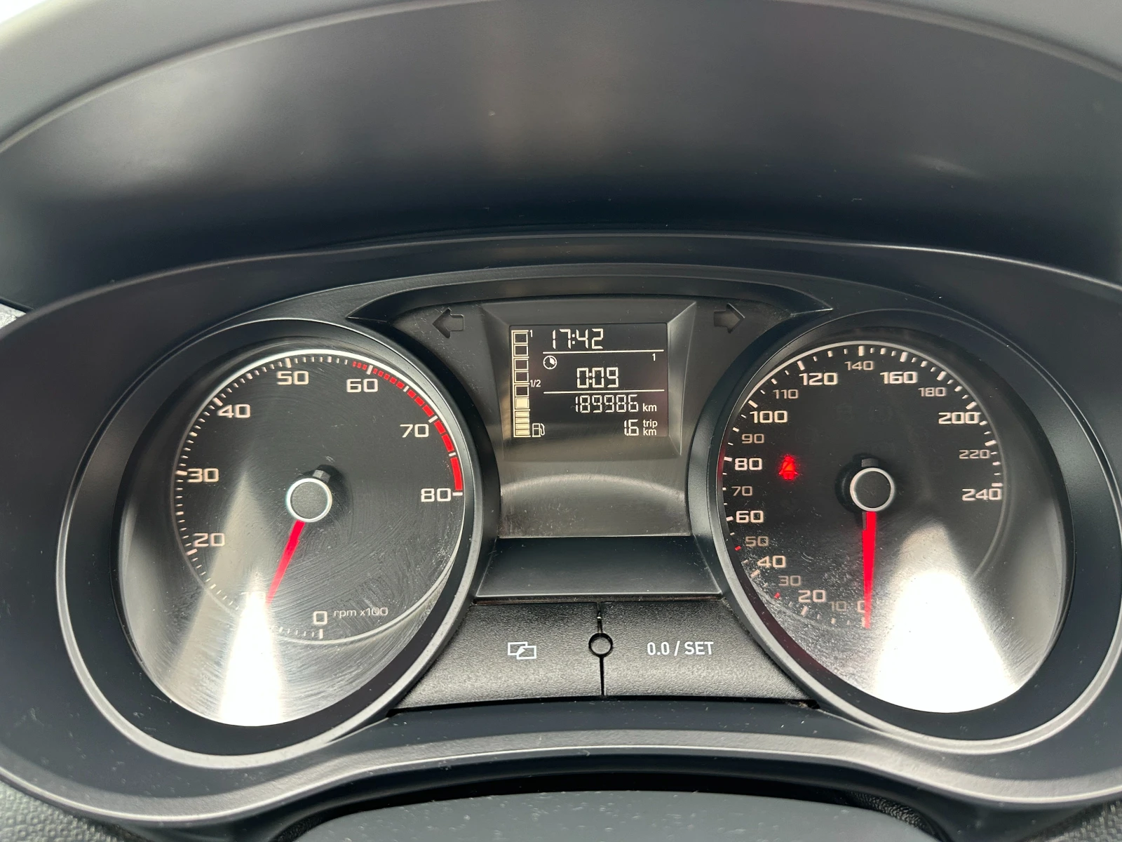 Seat Ibiza Газ.инжекцион, снимка 15 - Автомобили и джипове - 53914741