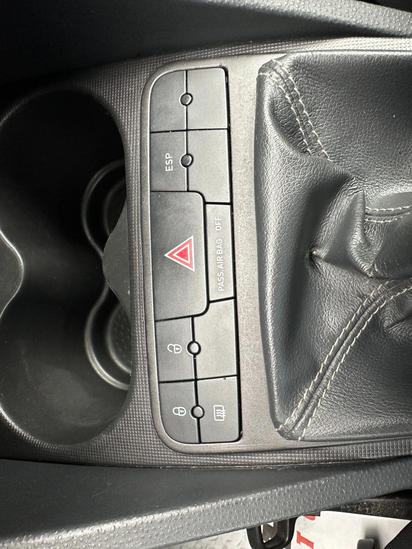 Seat Ibiza Газ.инжекцион, снимка 12 - Автомобили и джипове - 53914741