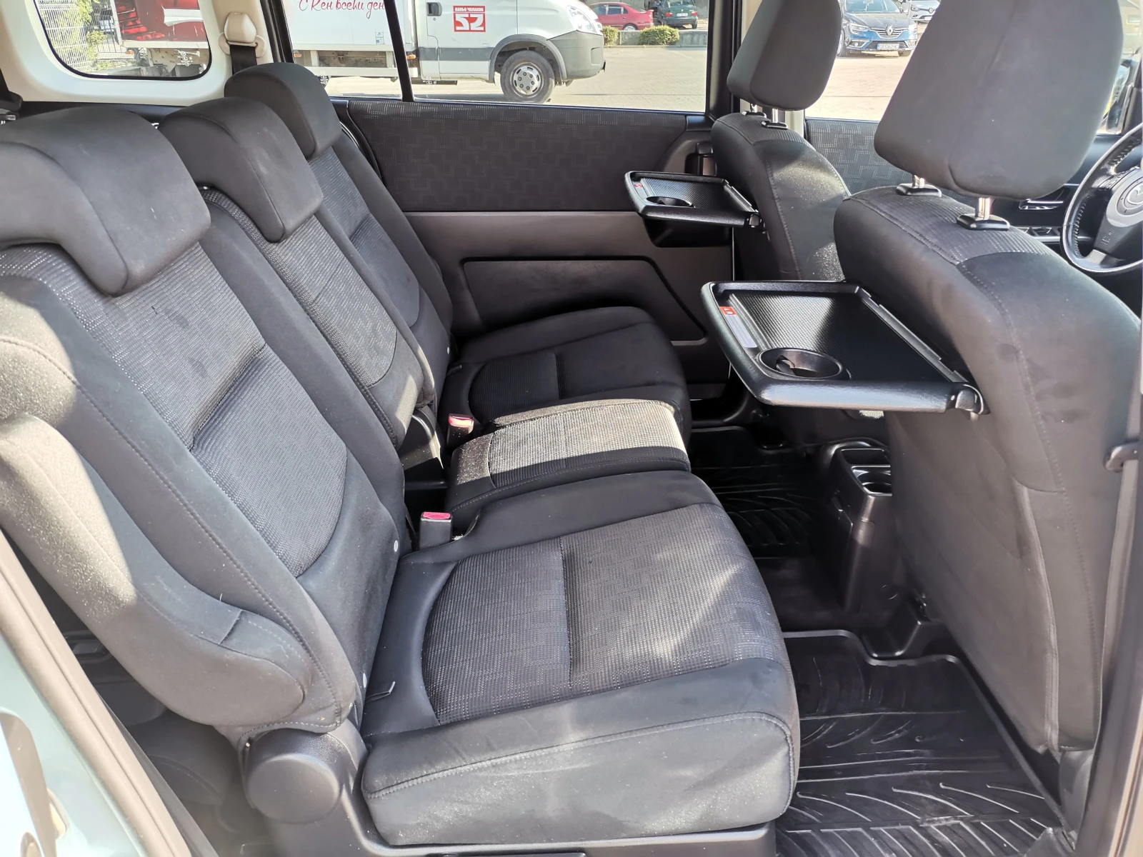 Mazda 5 2.0i 143hp газ/бензин, снимка 11 - Автомобили и джипове - 53940392