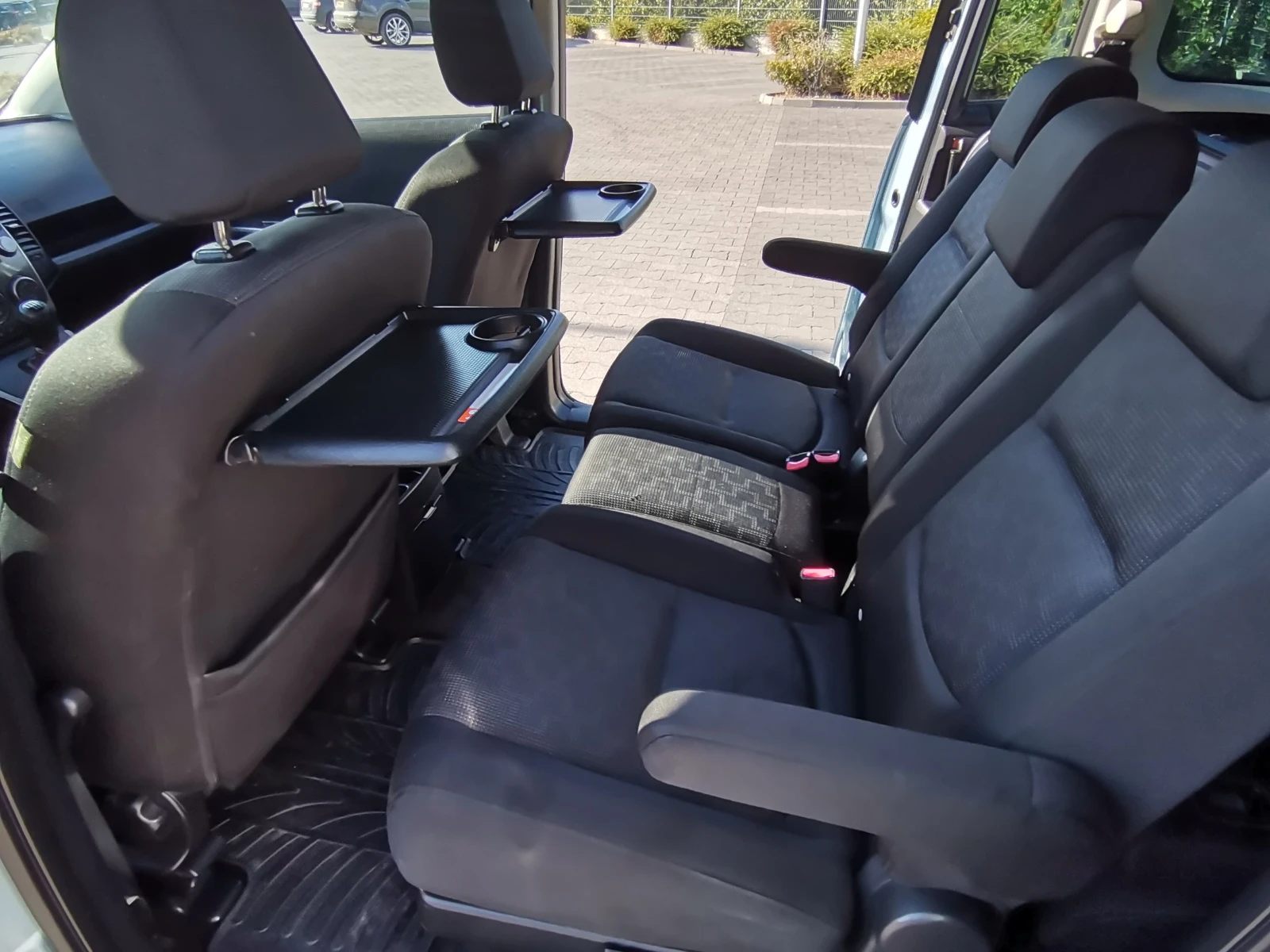 Mazda 5 2.0i 143hp газ/бензин, снимка 12 - Автомобили и джипове - 53940392