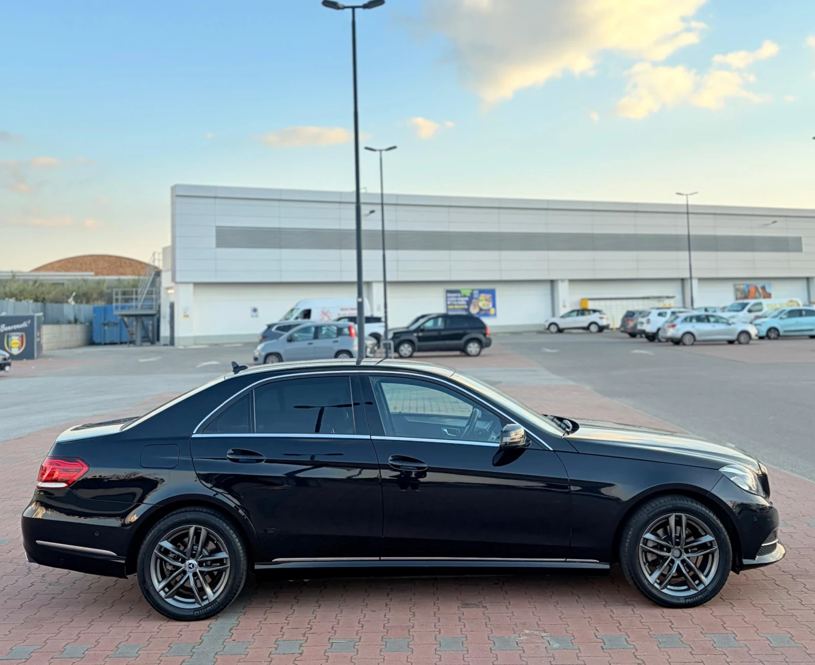 Mercedes-Benz E 220 BlueTEC Automatic Premium, снимка 16 - Автомобили и джипове - 53996747