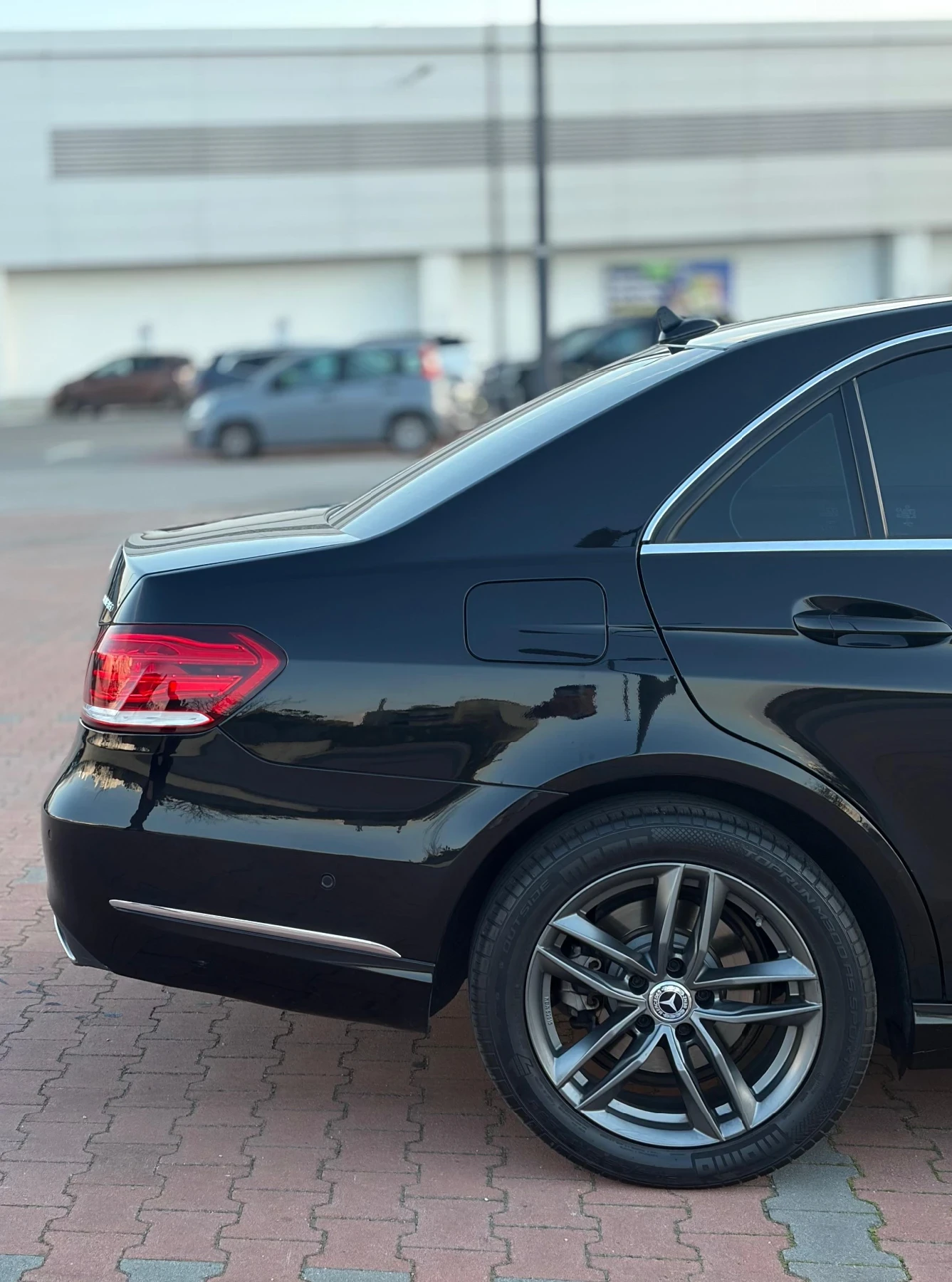 Mercedes-Benz E 220 BlueTEC Automatic Premium, снимка 15 - Автомобили и джипове - 53996747