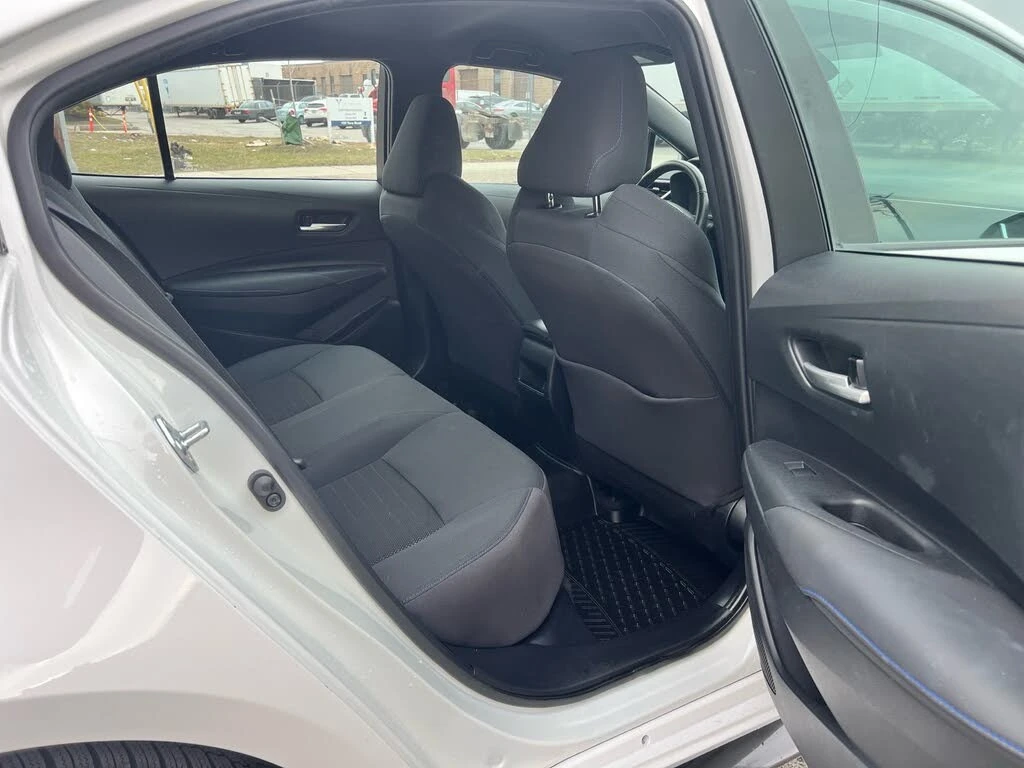 Toyota Corolla SE* FWD* АвтоКредит* (ЦЕНА ДО БГ), снимка 15 - Автомобили и джипове - 54070403