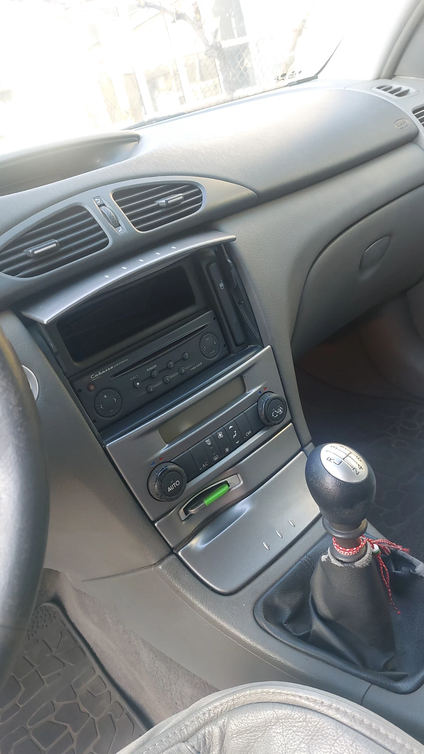 Renault Laguna, снимка 6 - Автомобили и джипове - 54297952