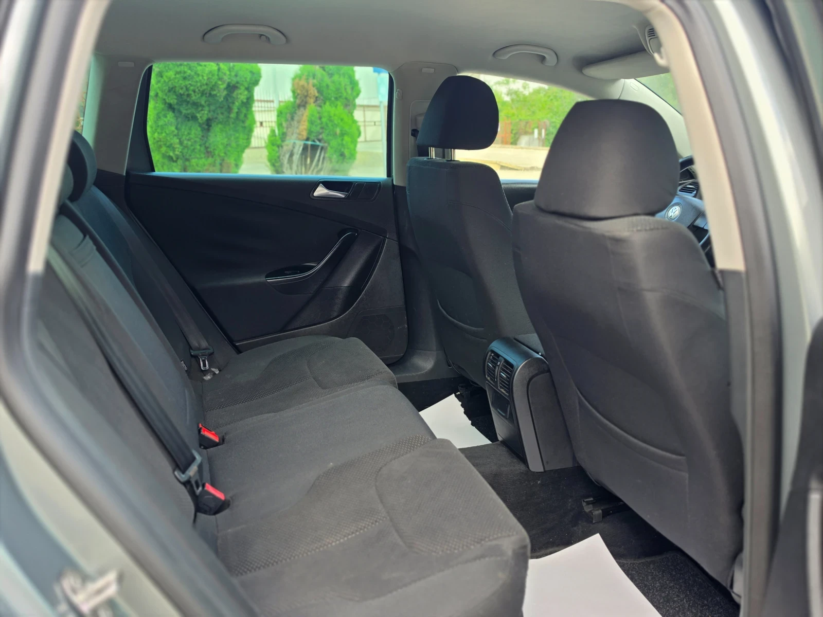 VW Passat 2.0TDI 110hp * EURO 5 *  NAVI * КЛИМАТРОНИК * , снимка 12 - Автомобили и джипове - 54576448
