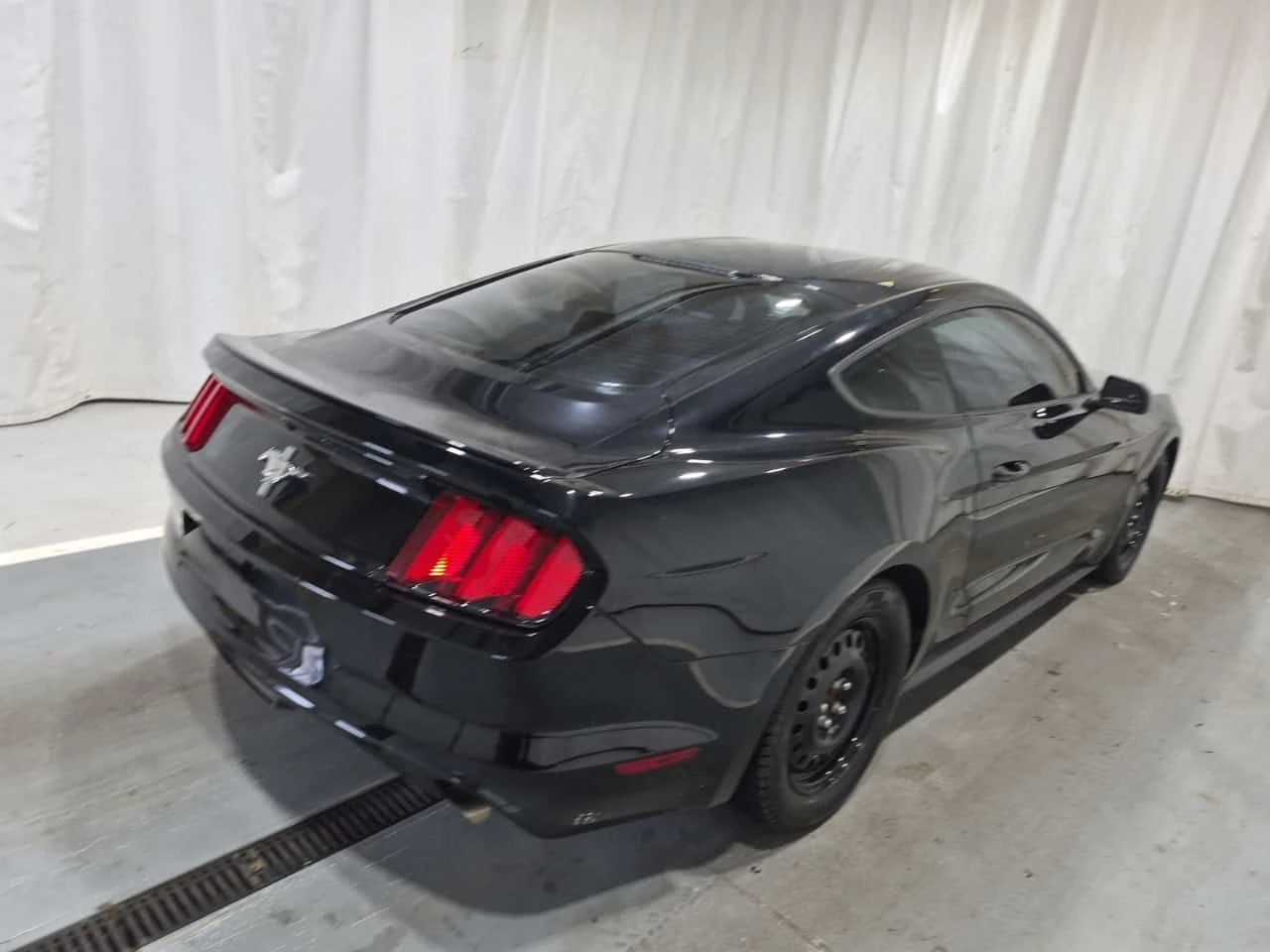 Ford Mustang * V6 * CARFAX * АВТОКРЕДИТ БЕЗ ПЪРВОНАЧАЛНА ВНОСКА, снимка 3 - Автомобили и джипове - 54764508