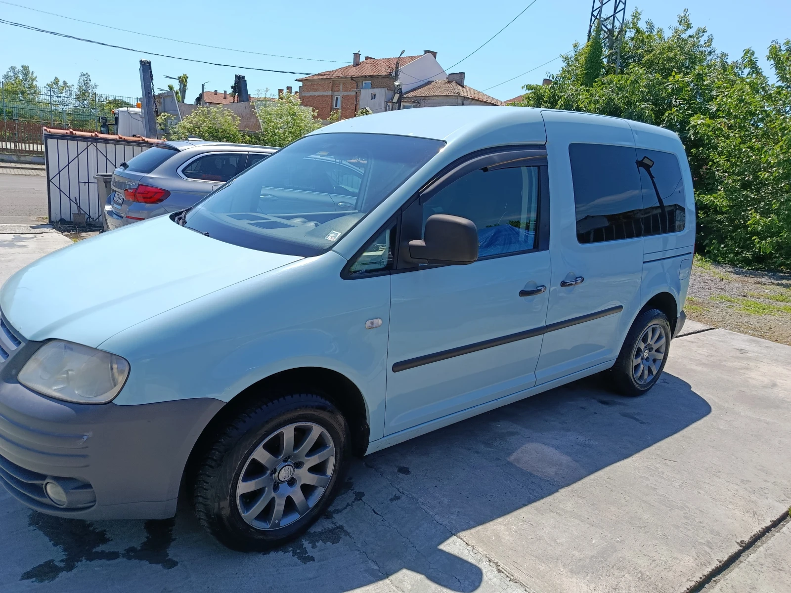 VW Caddy 1.9 TDI 105, снимка 5 - Автомобили и джипове - 54787553