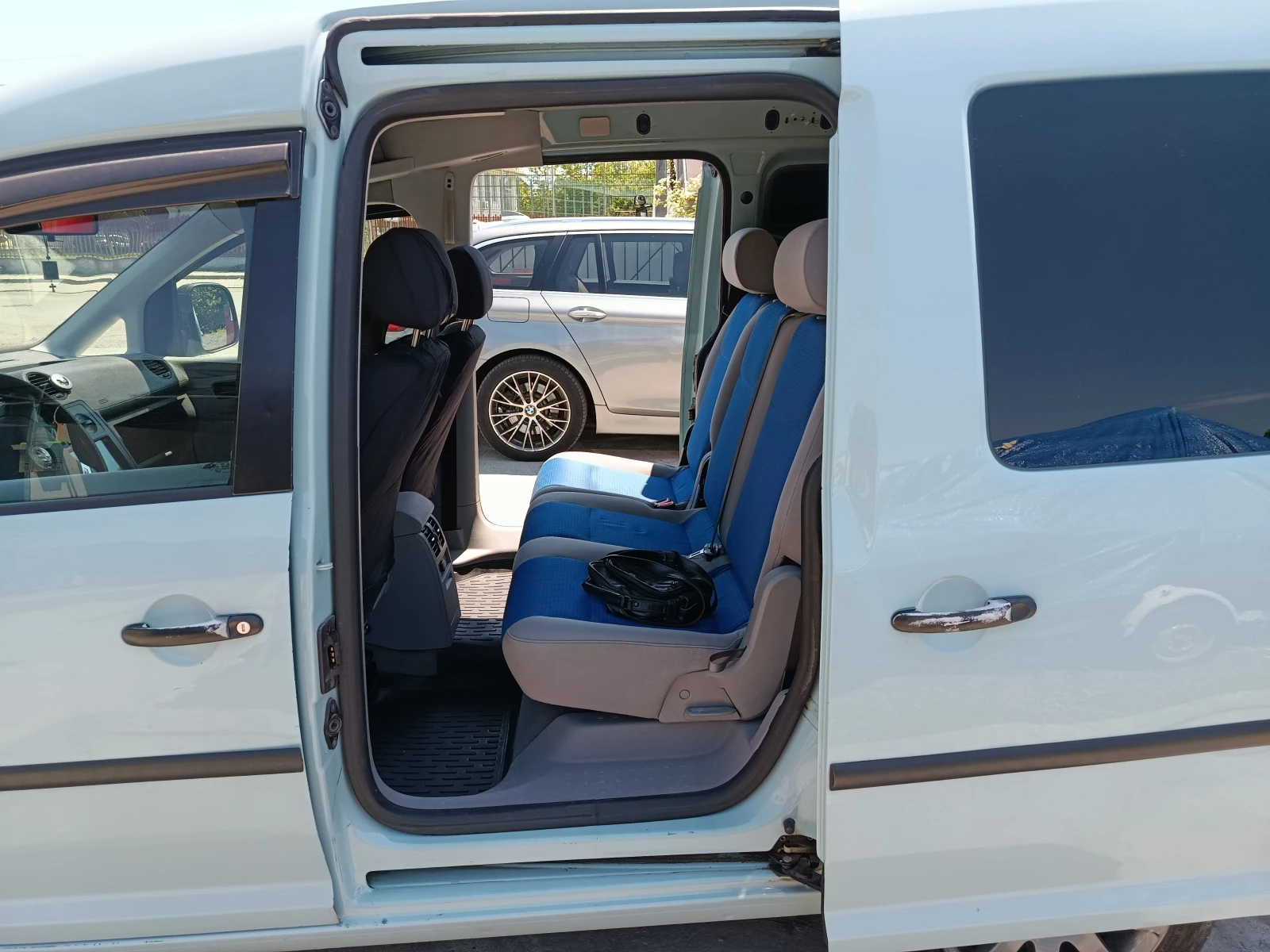 VW Caddy 1.9 TDI 105, снимка 4 - Автомобили и джипове - 54787553