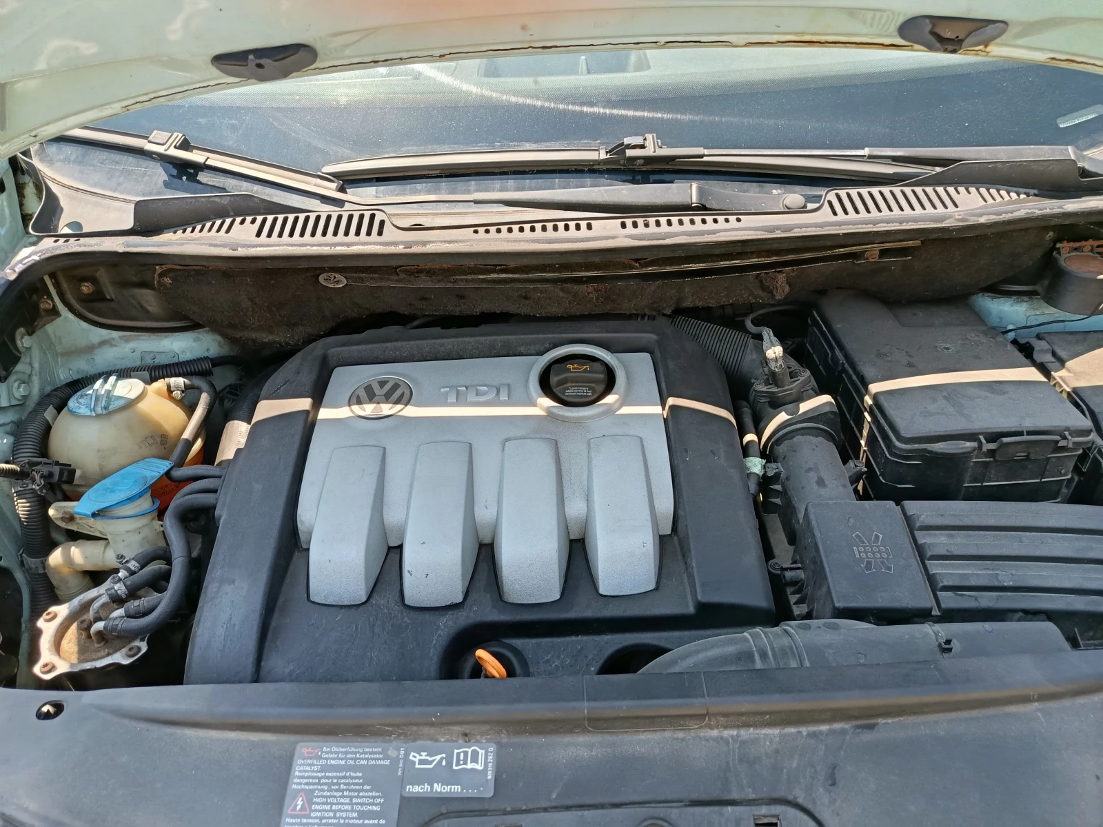 VW Caddy 1.9 TDI 105, снимка 14 - Автомобили и джипове - 54787553