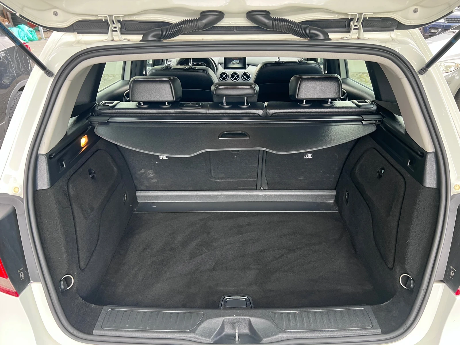 Mercedes-Benz B 180 CDI Automatic Euro6, снимка 11 - Автомобили и джипове - 54970586