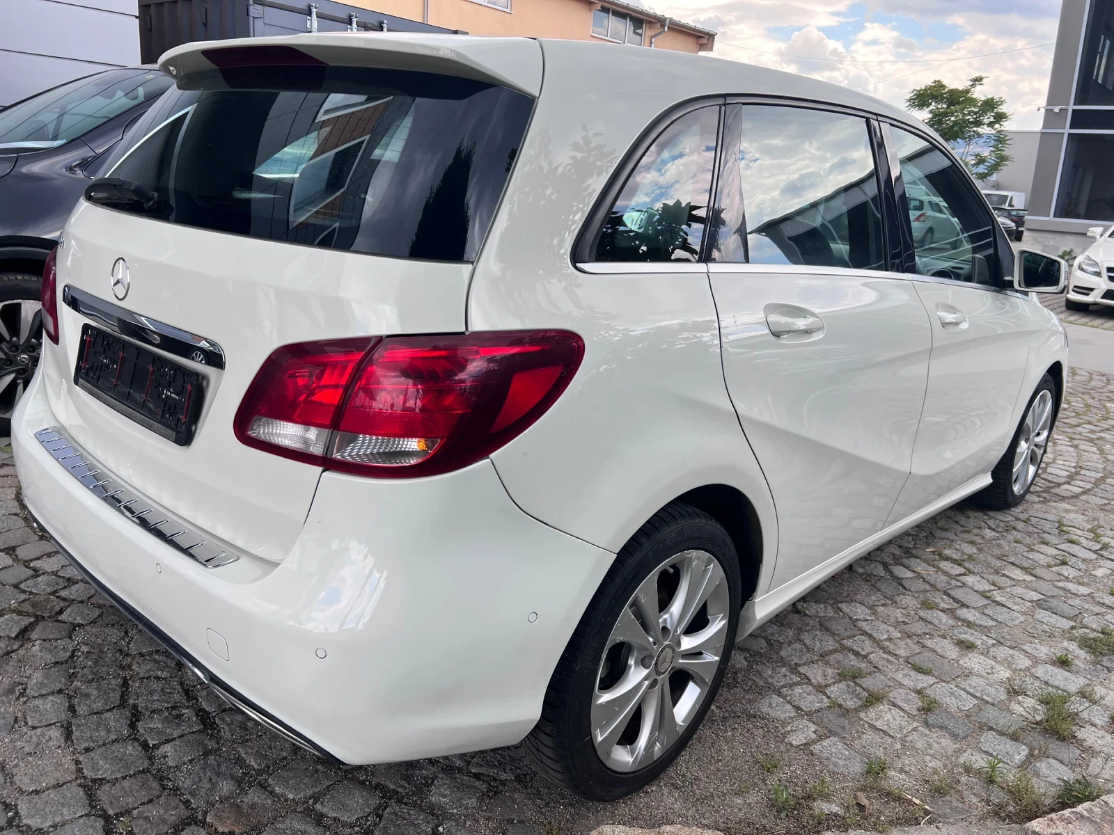Mercedes-Benz B 180 CDI Automatic Euro6, снимка 5 - Автомобили и джипове - 54970586