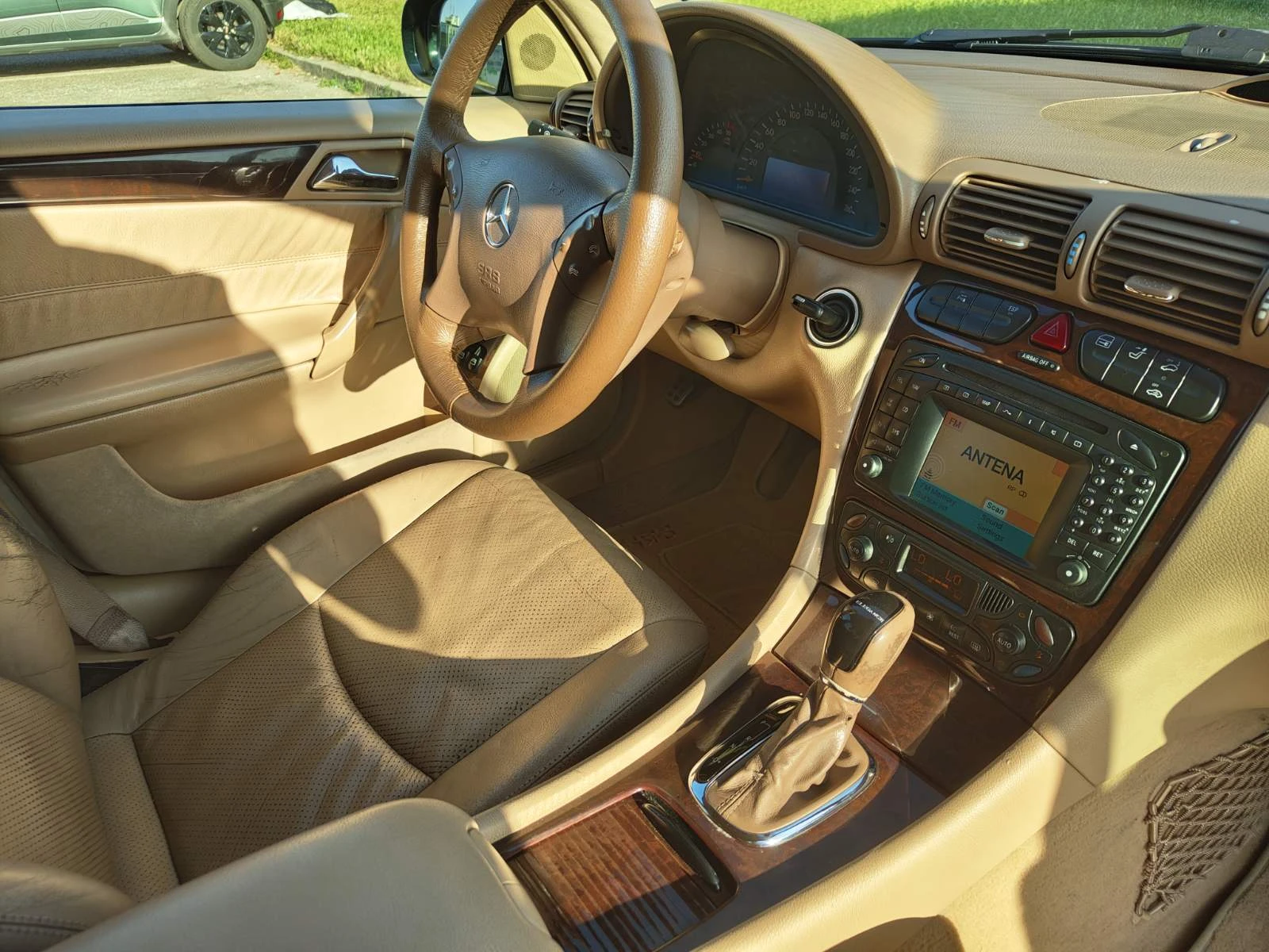 Mercedes-Benz C 220 Elegance, снимка 2 - Автомобили и джипове - 55095237