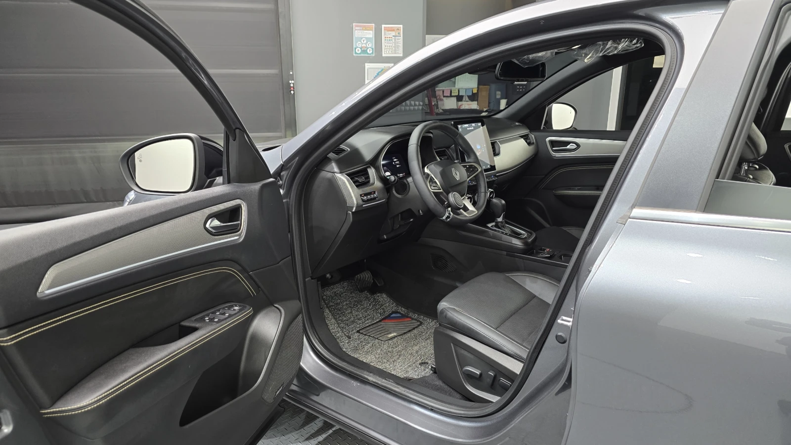 Renault Arkana 1.6* BOSE* 360* BLIND SPOT* ПОДГРЕВ ВОЛАН* КРАЙНА , снимка 10 - Автомобили и джипове - 55237003