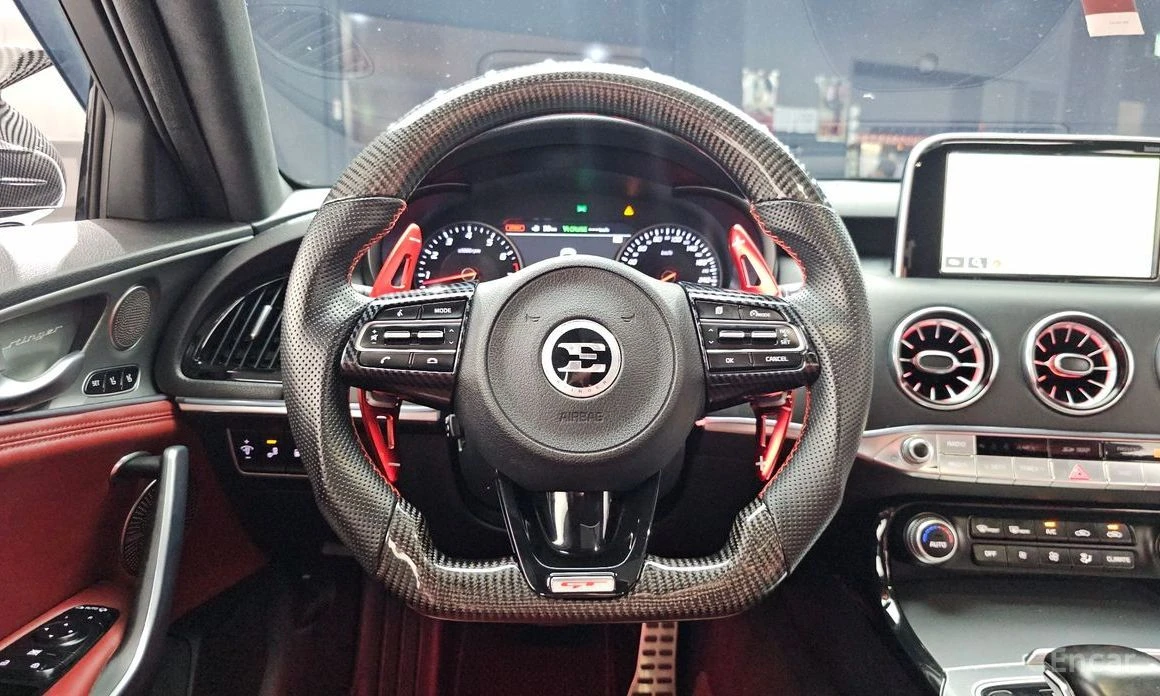 Kia Stinger, снимка 13 - Автомобили и джипове - 55569942