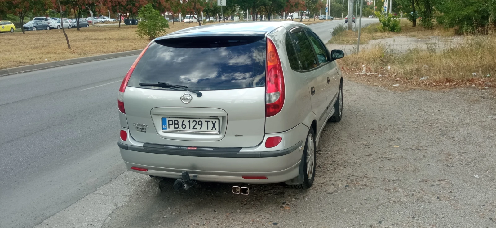 Nissan Almera tino, снимка 6 - Автомобили и джипове - 55595315