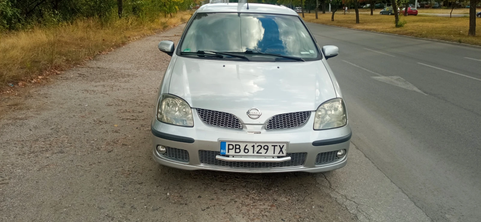 Nissan Almera tino, снимка 9 - Автомобили и джипове - 55595315