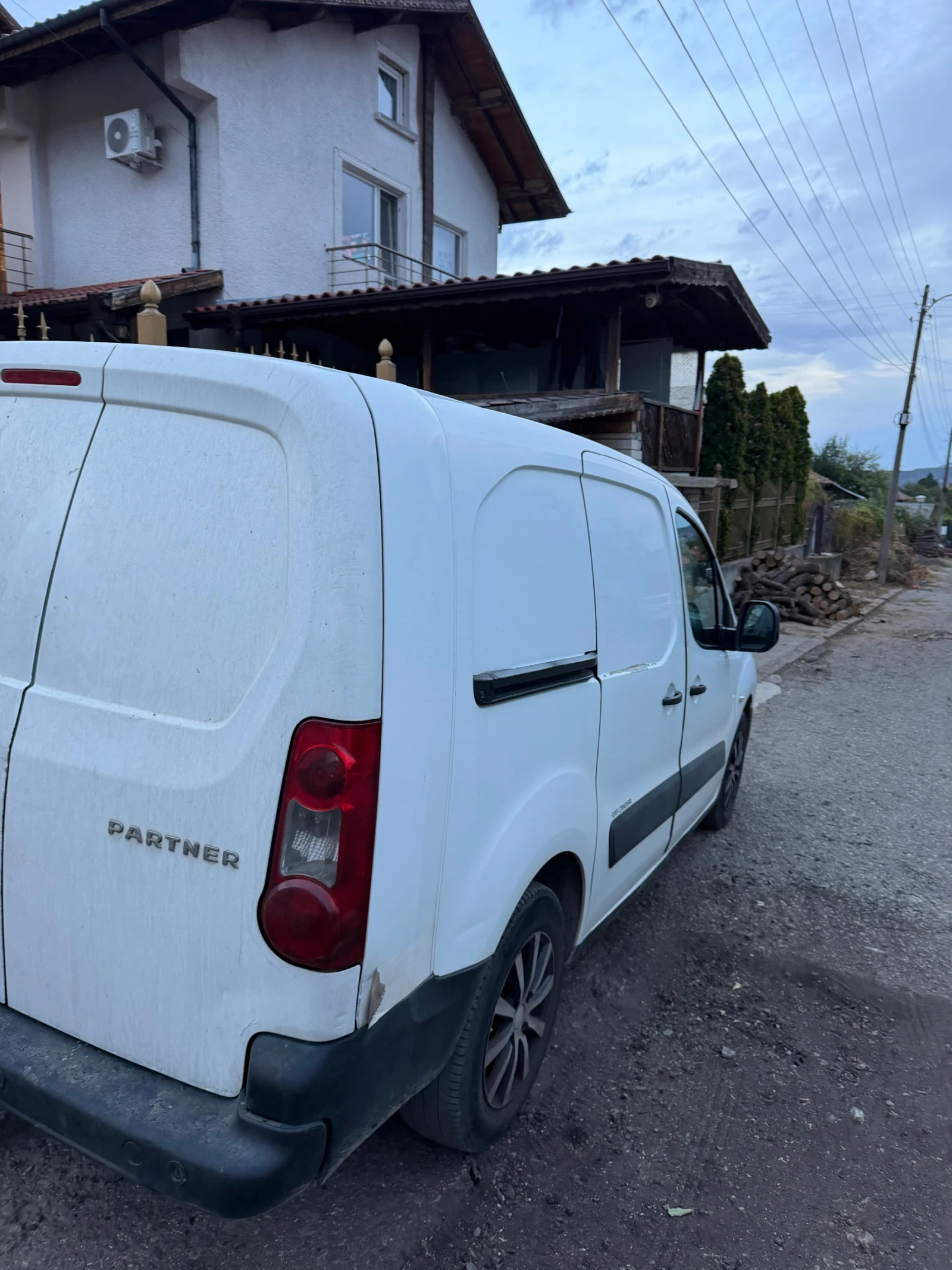 Peugeot Partner 1.6HDI 90кс, снимка 3 - Автомобили и джипове - 56167243