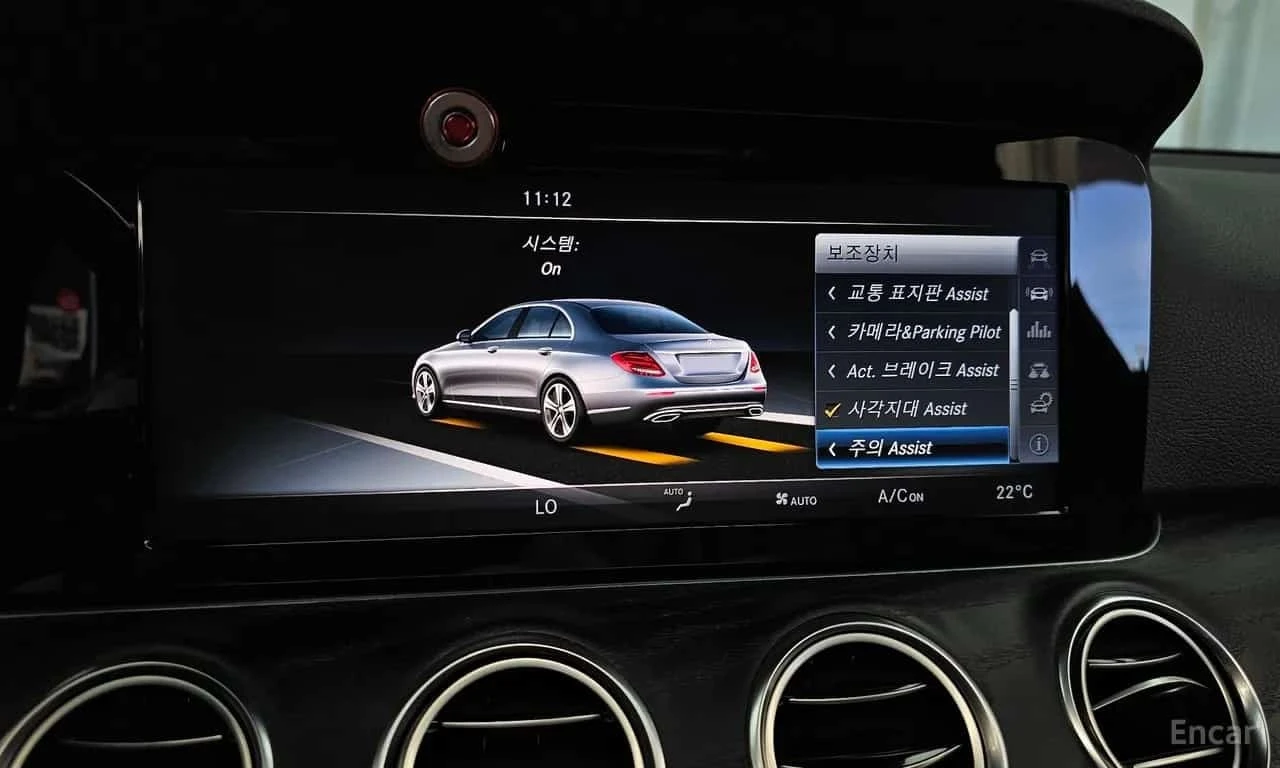 Mercedes-Benz E 220 d 4MATIC Avantgarde , снимка 16 - Автомобили и джипове - 56319131