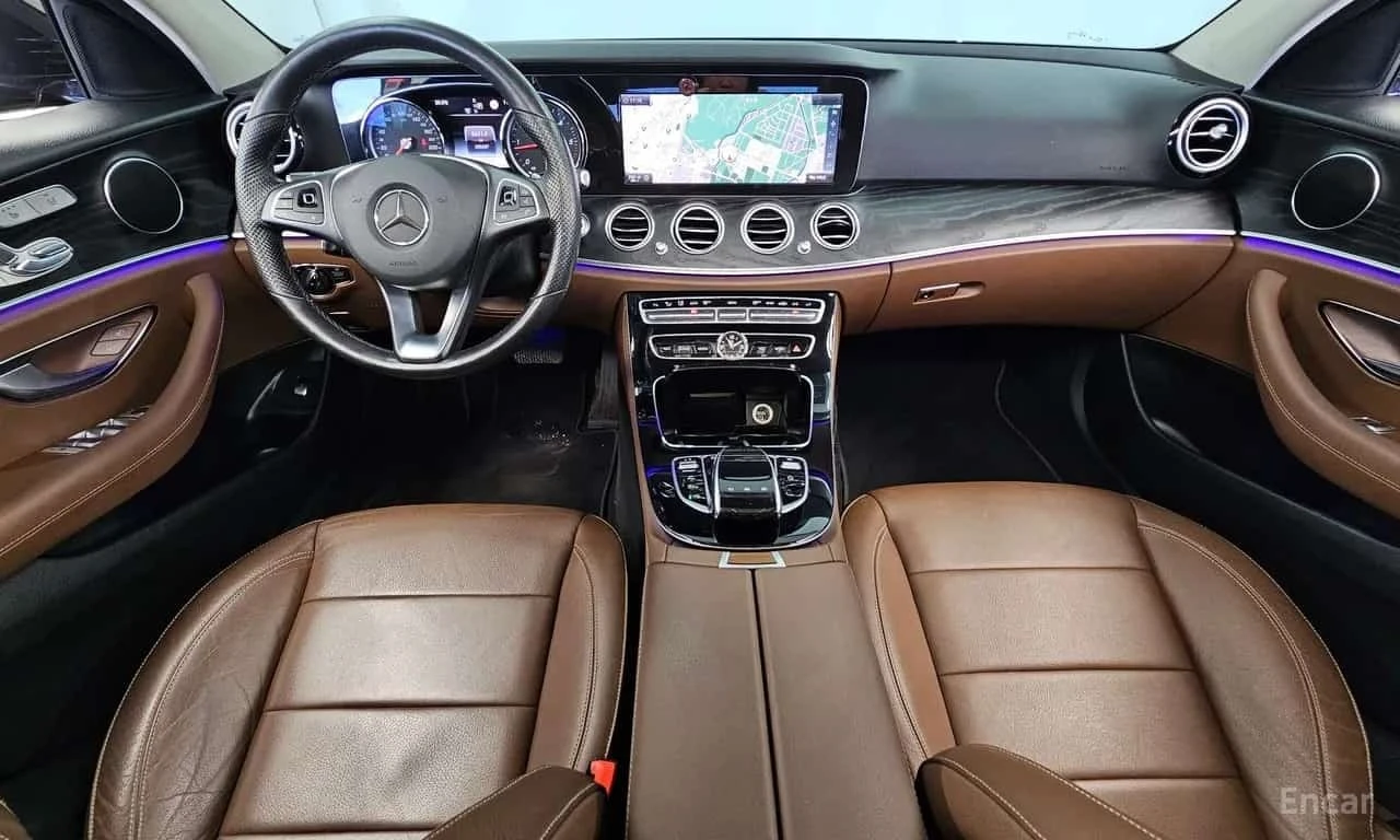 Mercedes-Benz E 220 d 4MATIC Avantgarde , снимка 7 - Автомобили и джипове - 56319131