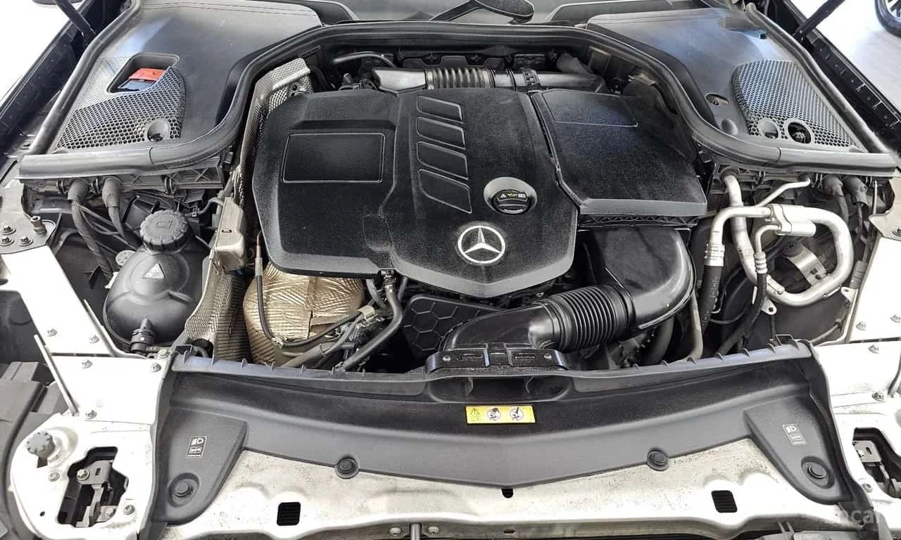 Mercedes-Benz E 220 d 4MATIC Avantgarde , снимка 6 - Автомобили и джипове - 56319131