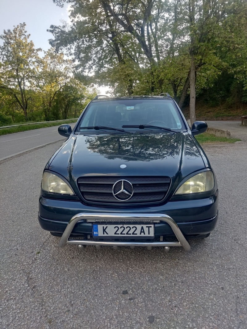 Mercedes-Benz ML 270, снимка 3 - Автомобили и джипове - 45585378