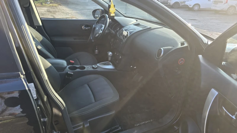 Nissan Qashqai, снимка 12 - Автомобили и джипове - 52458305