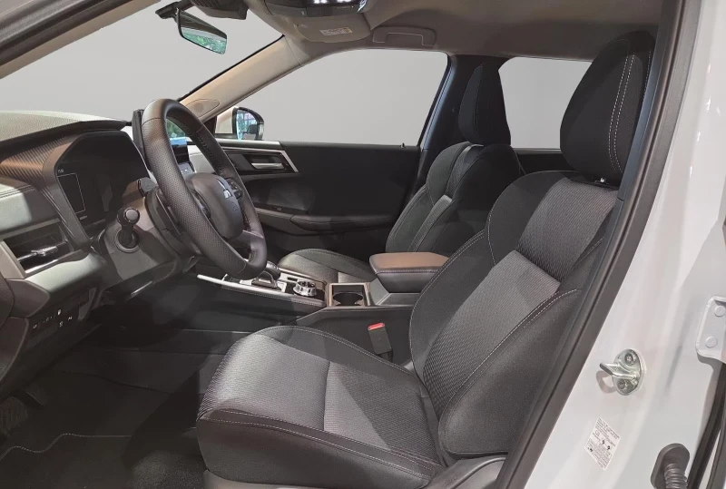 Mitsubishi Outlander НОВ!/2.4PHEV/306HP/4WD/BASIS/360/KLESS/LED/664g, снимка 9 - Автомобили и джипове - 52738996