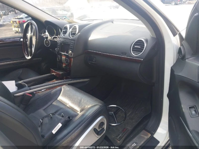 Mercedes-Benz GL 550 5.5l 4Matic, снимка 5 - Автомобили и джипове - 53323006