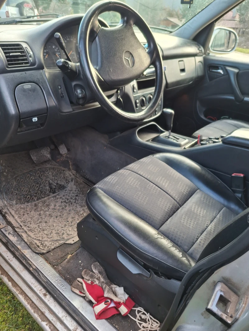 Mercedes-Benz ML 270, снимка 3 - Автомобили и джипове - 53404576