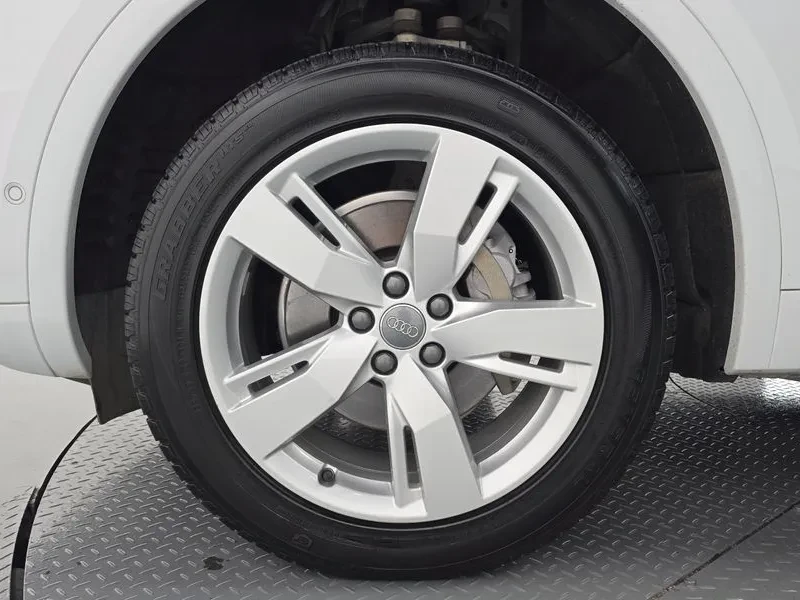 Audi Q5 2.0 TDI Quattro - САМО 30% АВАНС, снимка 4 - Автомобили и джипове - 56007910