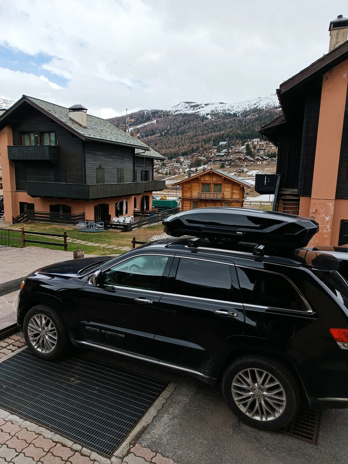 Jeep Grand cherokee 5.7 SUMMIT/ LPG - изображение 2
